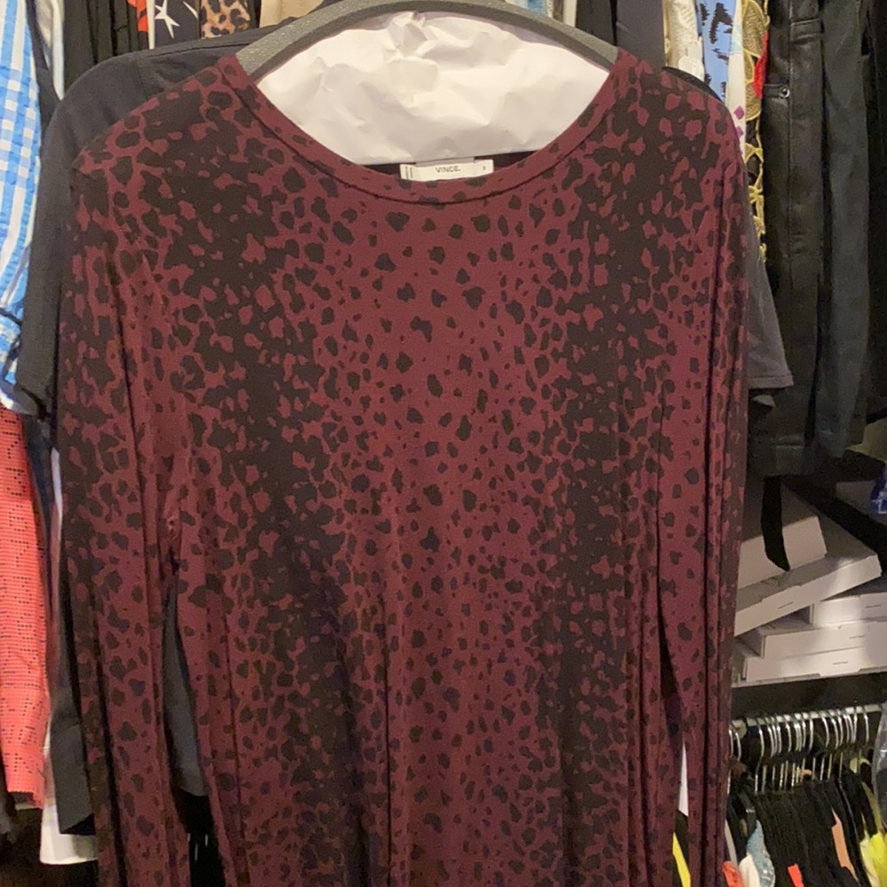VINCE Women Print Long Sleeve Super Soft Blouse Tee Animal Print Worn ONCE